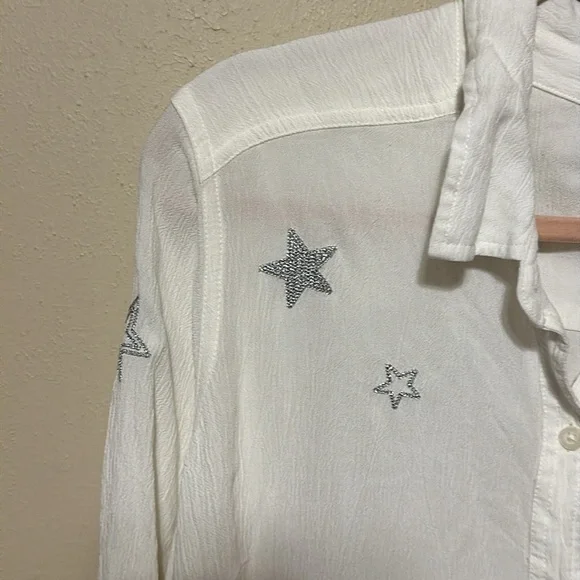 Torrid Taylor White button down shirt with embroidered silver stars Size 2X - Picture 5 of 11